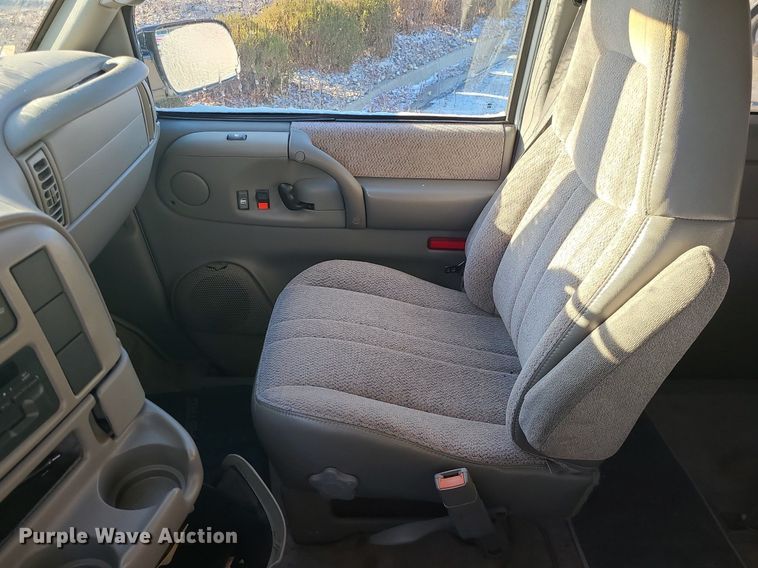 image for item JG9440 1998 Chevrolet Astro  van