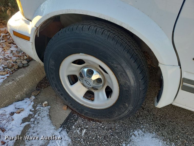 image for item JG9440 1998 Chevrolet Astro  van