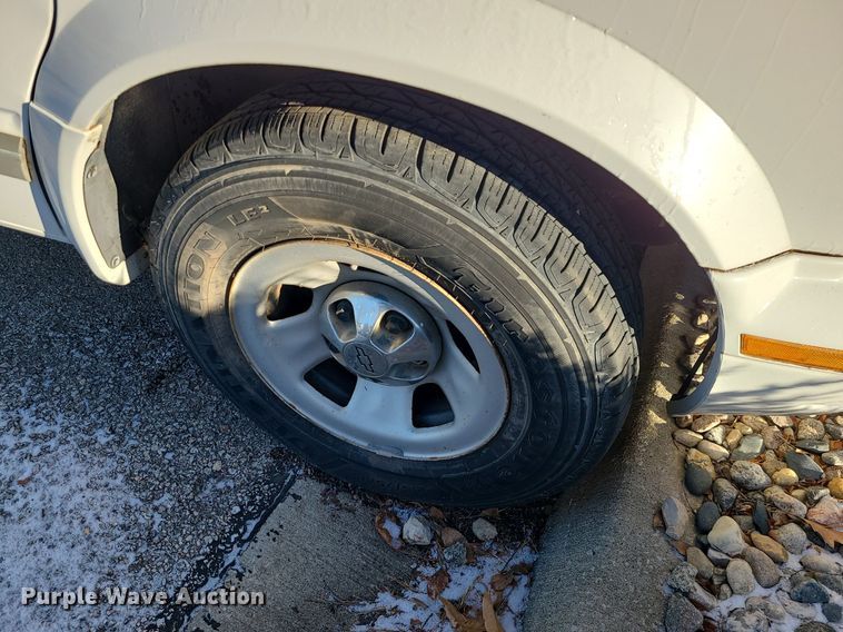 image for item JG9440 1998 Chevrolet Astro  van