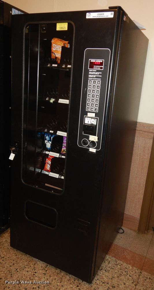 image for item JQ9809 FMI 3132  snack vending machine