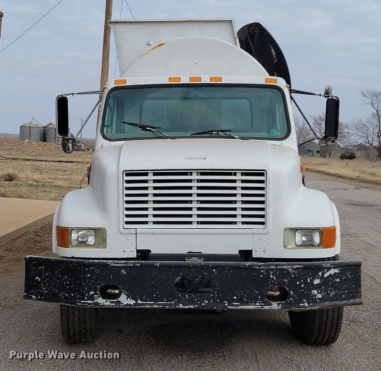 image for item KD9280 1995 International 4900  refuse truck