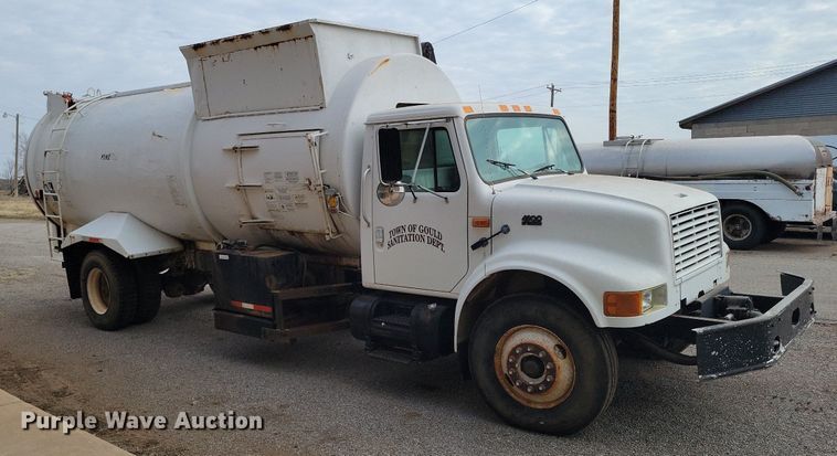 image for item KD9280 1995 International 4900  refuse truck