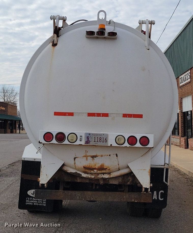 image for item KD9280 1995 International 4900  refuse truck