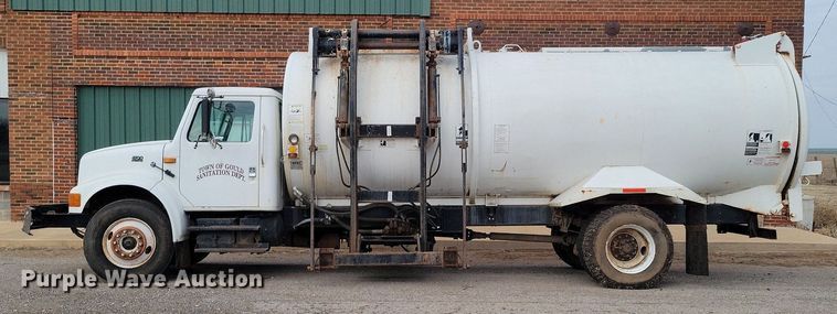 image for item KD9280 1995 International 4900  refuse truck