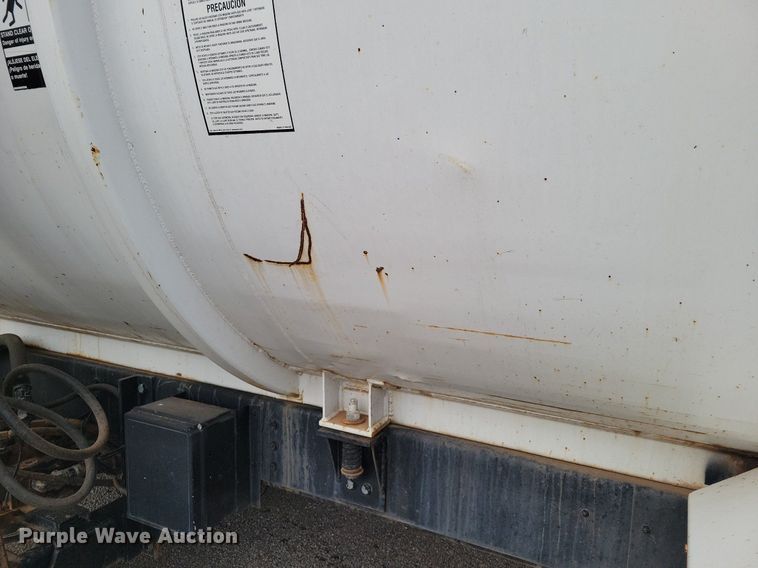 image for item KD9280 1995 International 4900  refuse truck