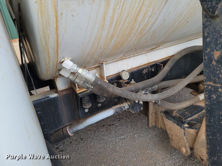 image for item KD9280 1995 International 4900  refuse truck