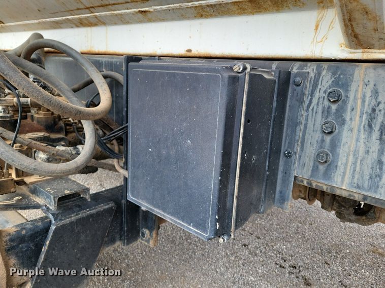 image for item KD9280 1995 International 4900  refuse truck