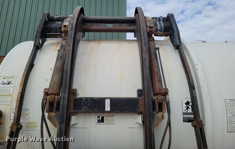 image for item KD9280 1995 International 4900  refuse truck