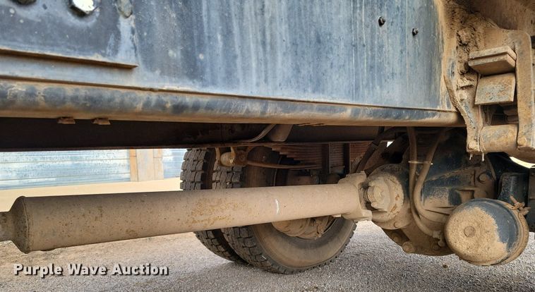 image for item KD9280 1995 International 4900  refuse truck