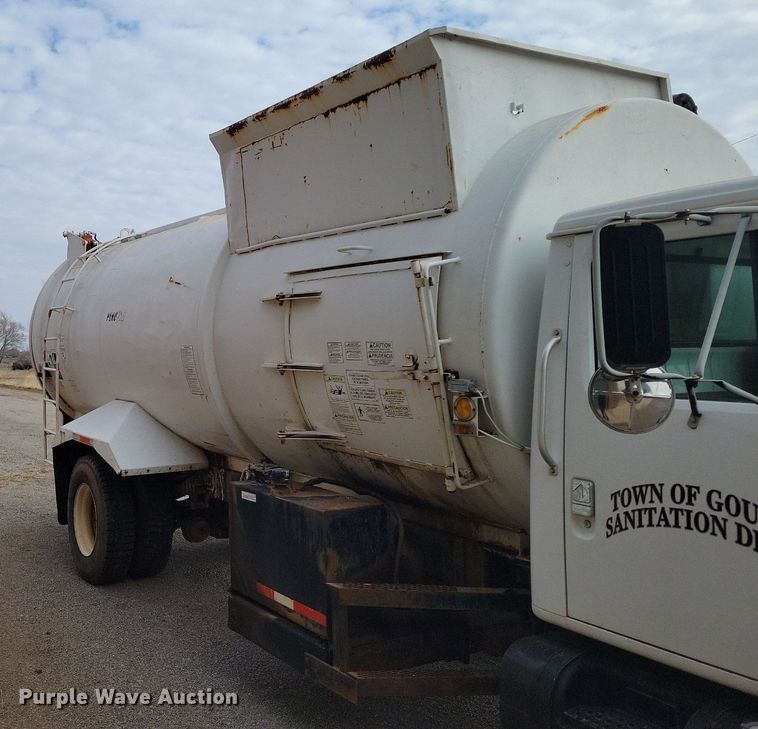 image for item KD9280 1995 International 4900  refuse truck