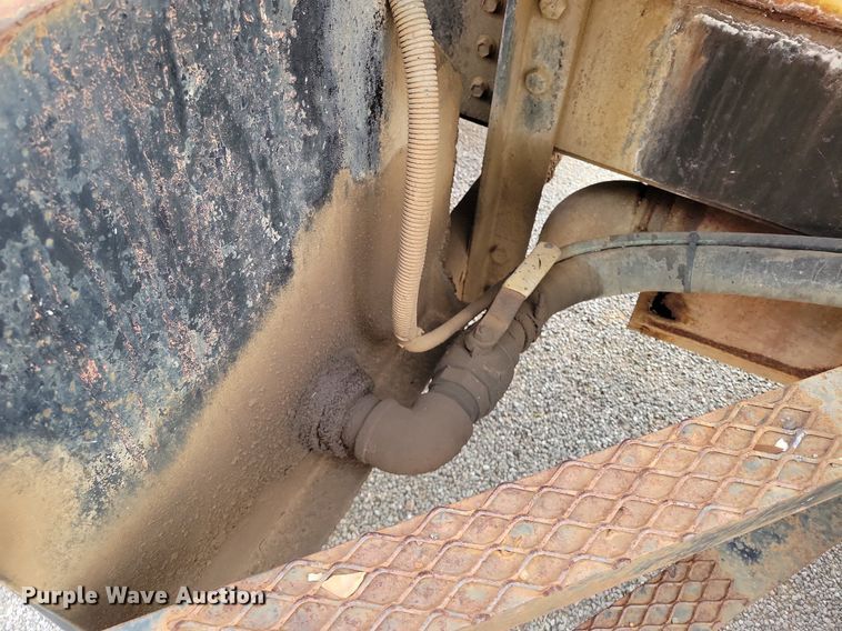 image for item KD9280 1995 International 4900  refuse truck