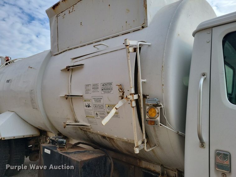 image for item KD9280 1995 International 4900  refuse truck