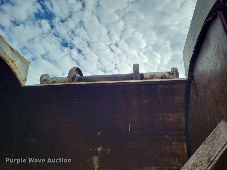 image for item KD9280 1995 International 4900  refuse truck