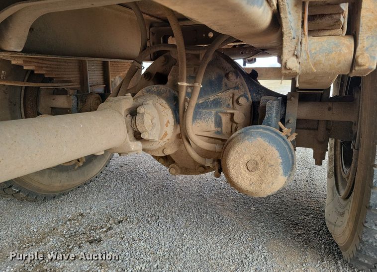 image for item KD9280 1995 International 4900  refuse truck