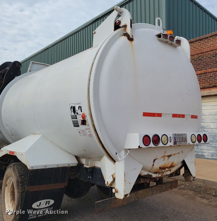 image for item KD9280 1995 International 4900  refuse truck