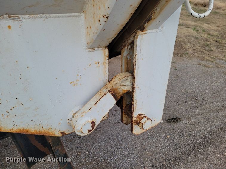 image for item KD9280 1995 International 4900  refuse truck