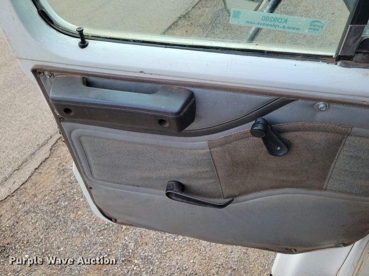 image for item KD9280 1995 International 4900  refuse truck