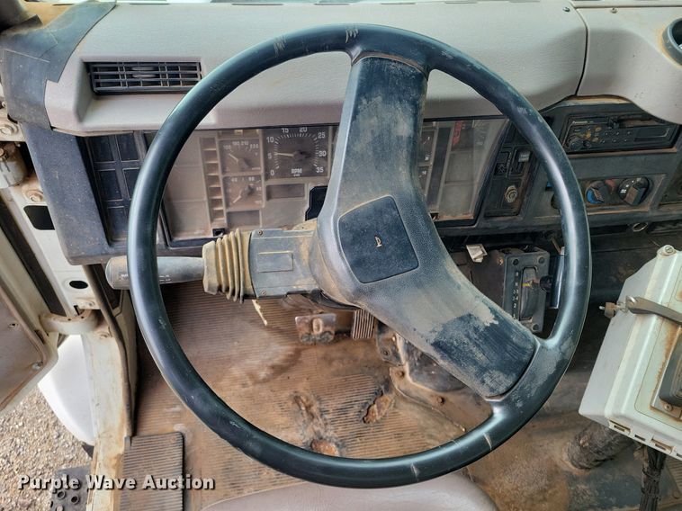 image for item KD9280 1995 International 4900  refuse truck