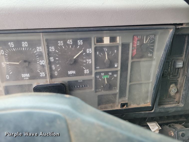 image for item KD9280 1995 International 4900  refuse truck