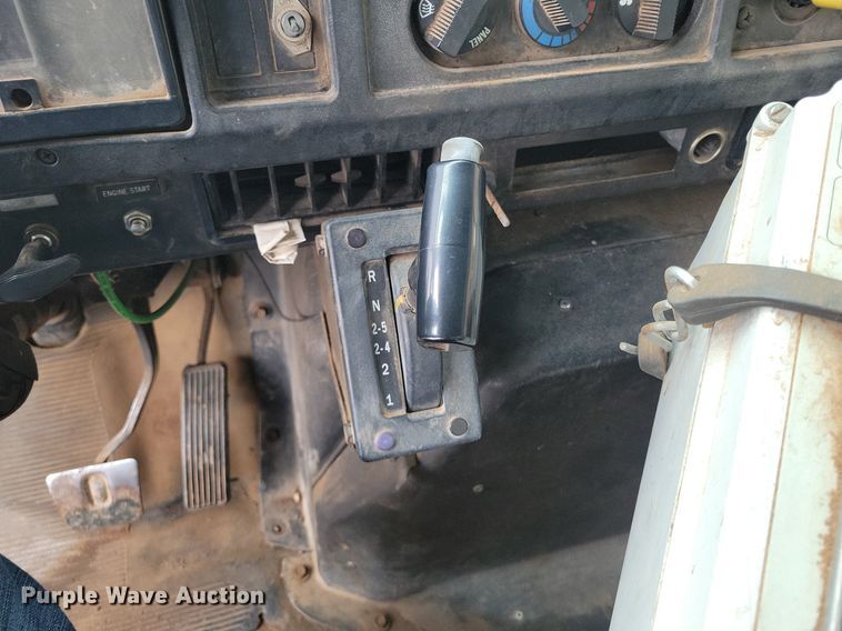 image for item KD9280 1995 International 4900  refuse truck