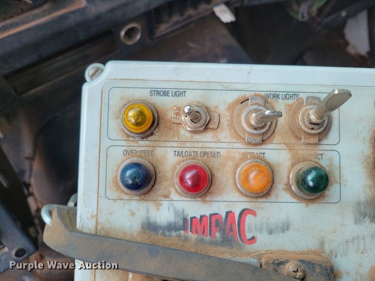 image for item KD9280 1995 International 4900  refuse truck