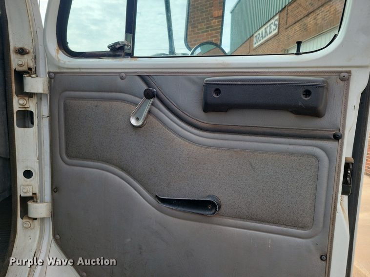 image for item KD9280 1995 International 4900  refuse truck