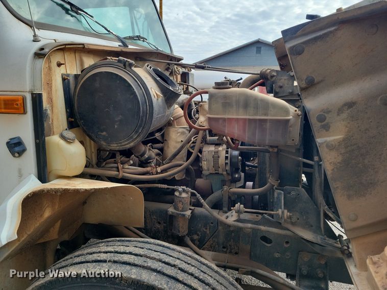 image for item KD9280 1995 International 4900  refuse truck