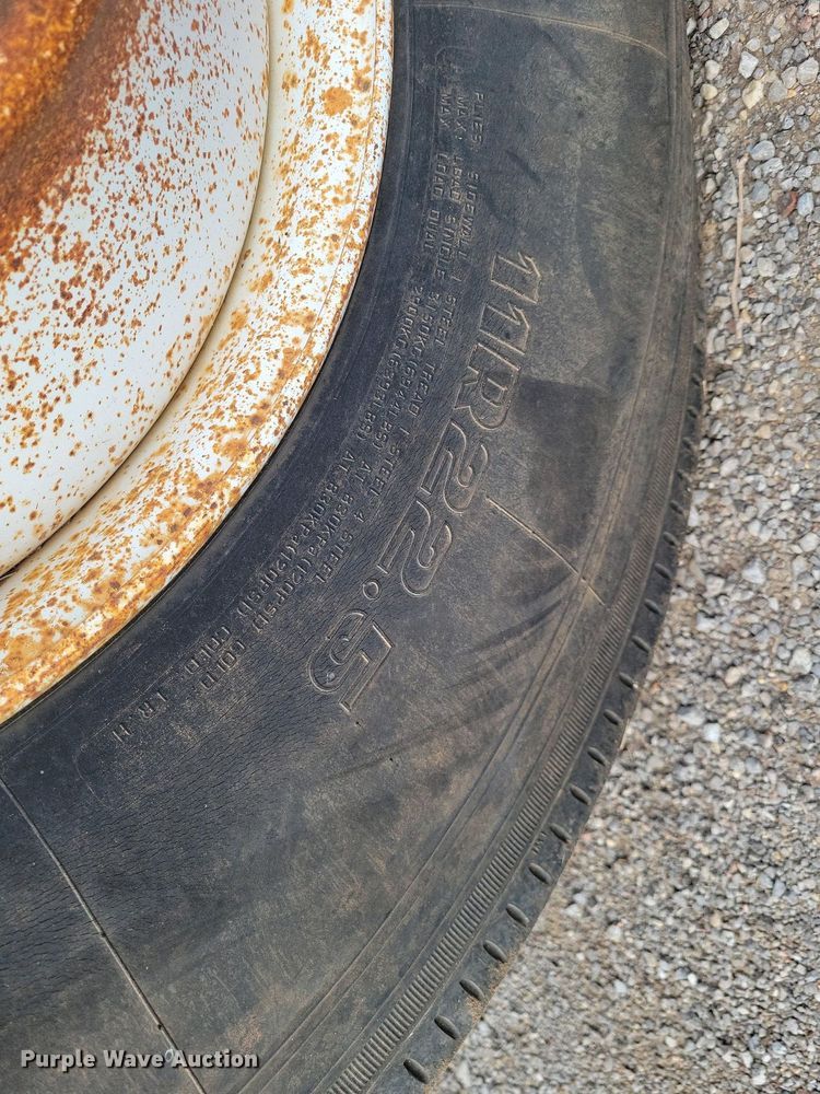 image for item KD9280 1995 International 4900  refuse truck