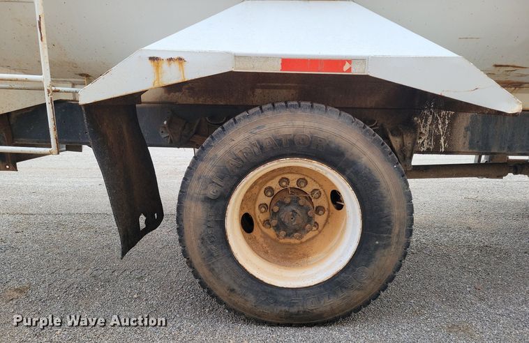 image for item KD9280 1995 International 4900  refuse truck