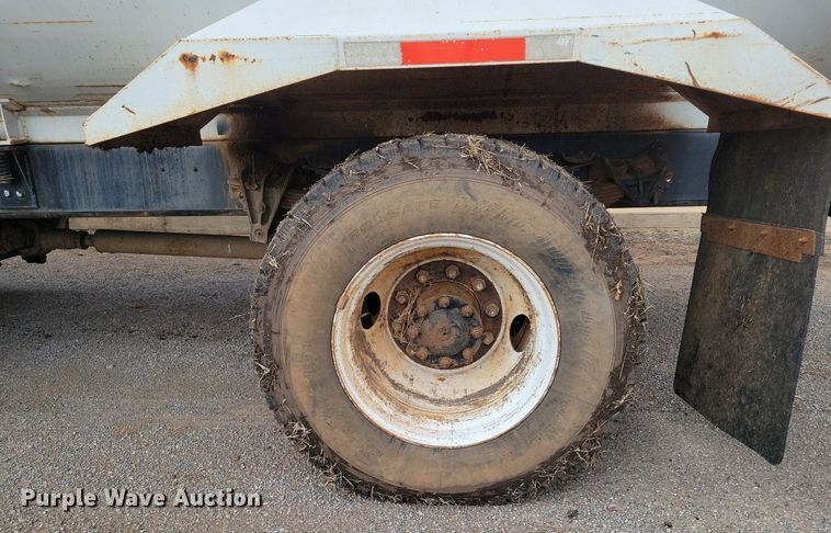 image for item KD9280 1995 International 4900  refuse truck