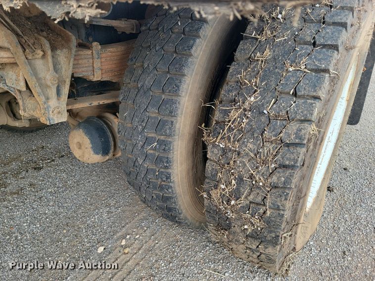 image for item KD9280 1995 International 4900  refuse truck