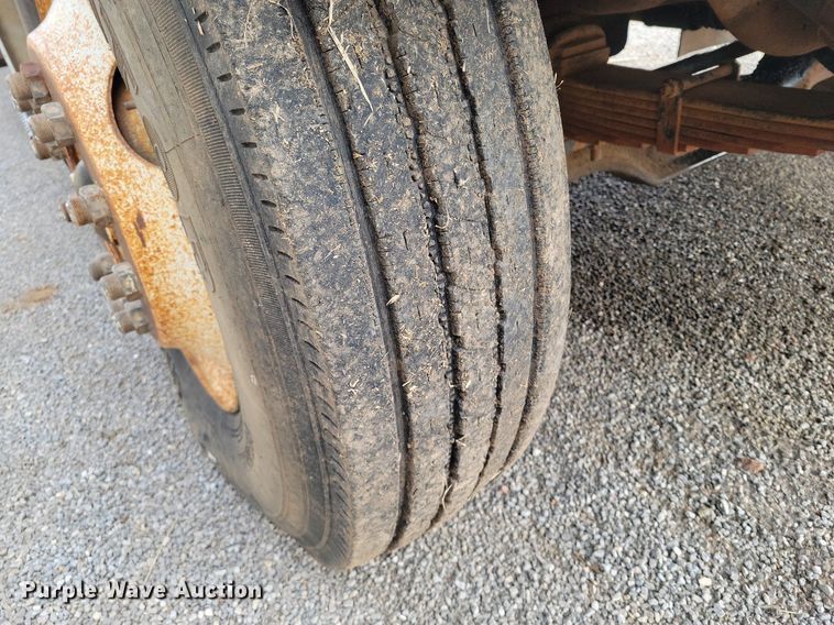 image for item KD9280 1995 International 4900  refuse truck