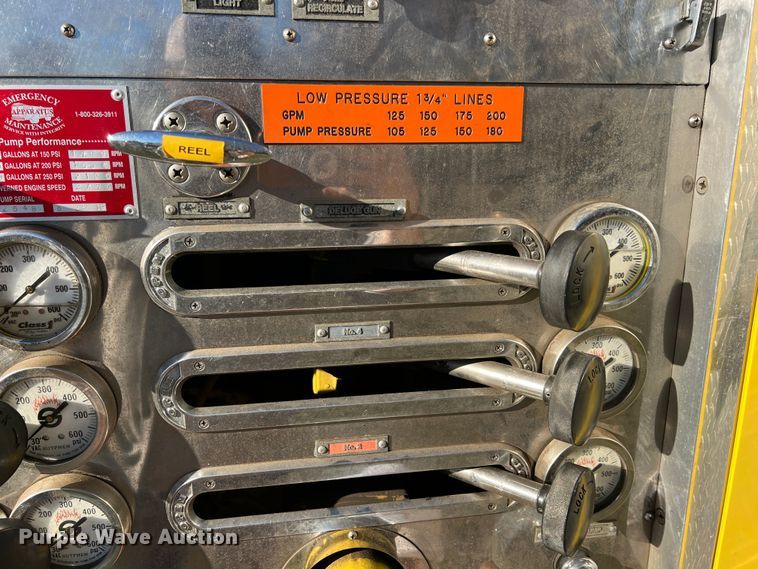 image for item KR9548 1986 Sutphen Deluge  pumper fire truck