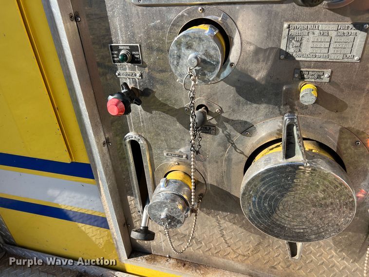 image for item KR9548 1986 Sutphen Deluge  pumper fire truck