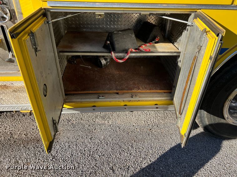 image for item KR9548 1986 Sutphen Deluge  pumper fire truck