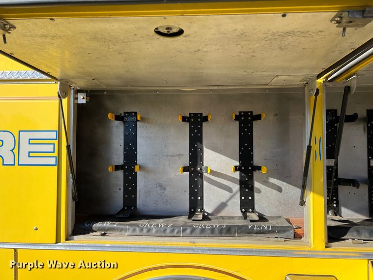 image for item KR9548 1986 Sutphen Deluge  pumper fire truck