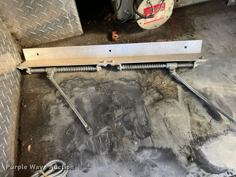 image for item KR9548 1986 Sutphen Deluge  pumper fire truck