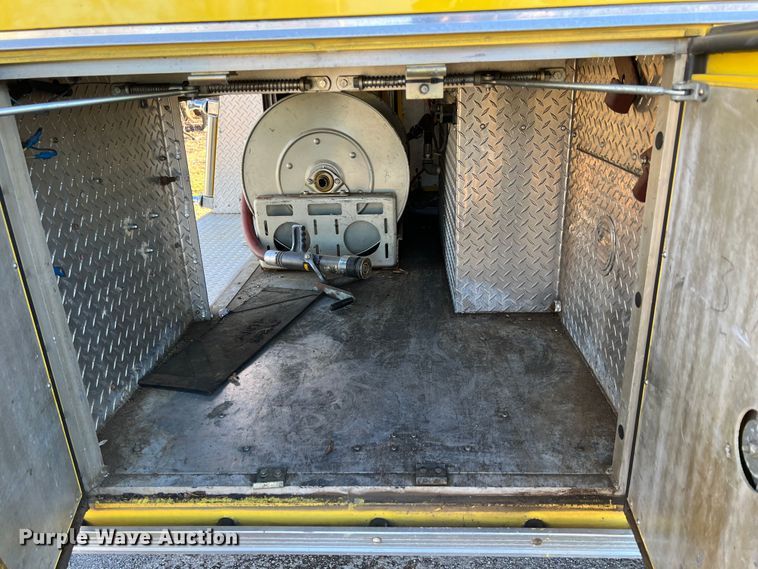 image for item KR9548 1986 Sutphen Deluge  pumper fire truck