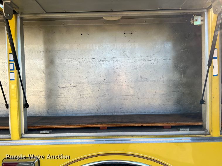 image for item KR9548 1986 Sutphen Deluge  pumper fire truck