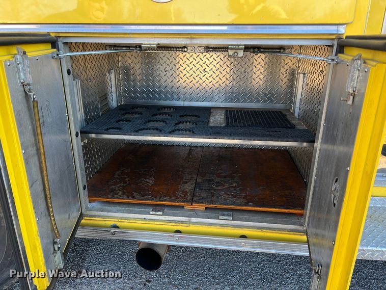 image for item KR9548 1986 Sutphen Deluge  pumper fire truck