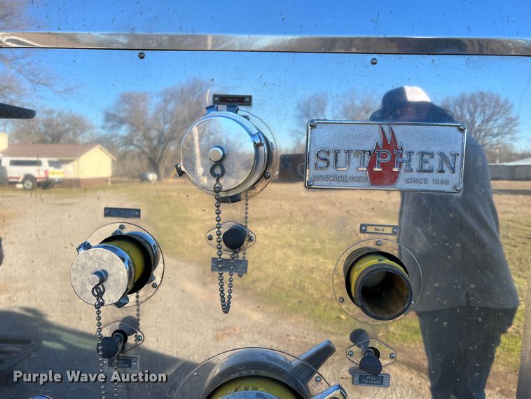 image for item KR9548 1986 Sutphen Deluge  pumper fire truck