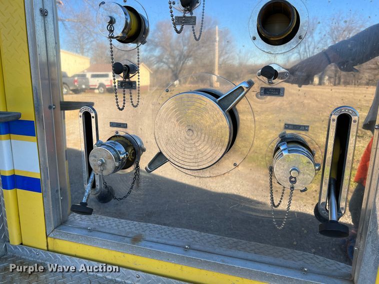 image for item KR9548 1986 Sutphen Deluge  pumper fire truck