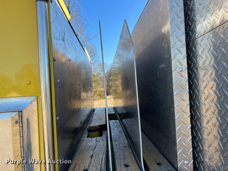 image for item KR9548 1986 Sutphen Deluge  pumper fire truck