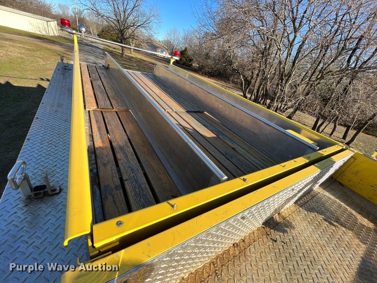 image for item KR9548 1986 Sutphen Deluge  pumper fire truck