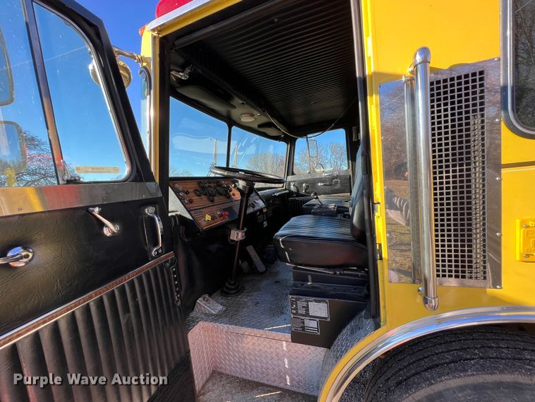 image for item KR9548 1986 Sutphen Deluge  pumper fire truck