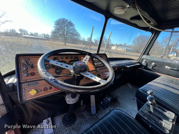 image for item KR9548 1986 Sutphen Deluge  pumper fire truck