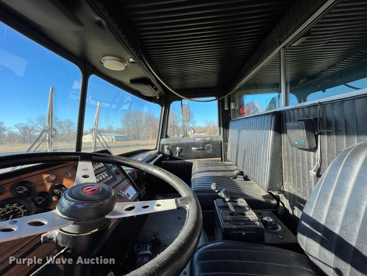 image for item KR9548 1986 Sutphen Deluge  pumper fire truck