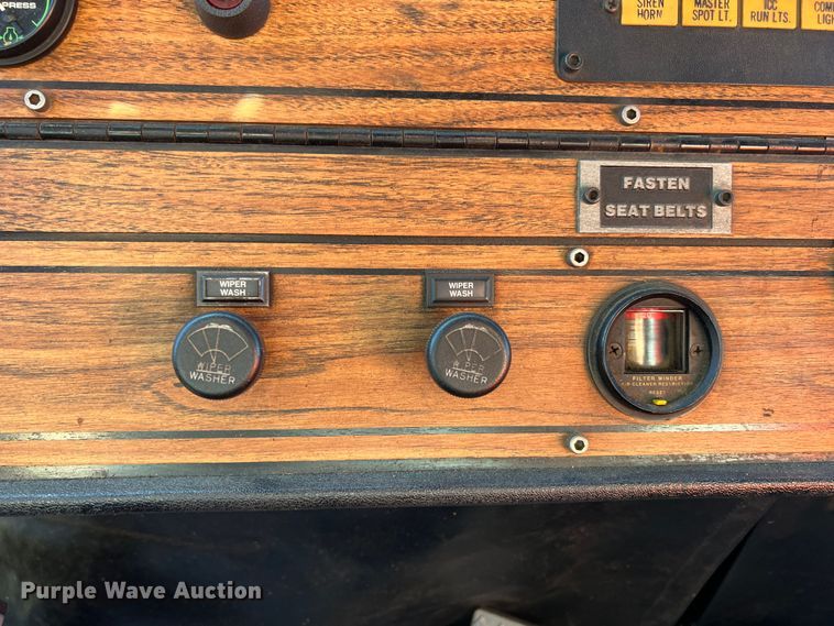 image for item KR9548 1986 Sutphen Deluge  pumper fire truck