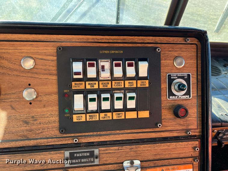 image for item KR9548 1986 Sutphen Deluge  pumper fire truck