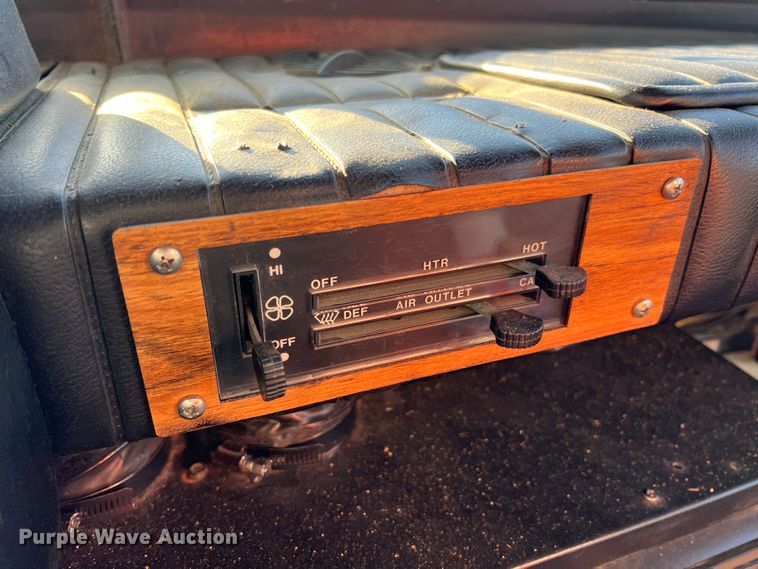 image for item KR9548 1986 Sutphen Deluge  pumper fire truck